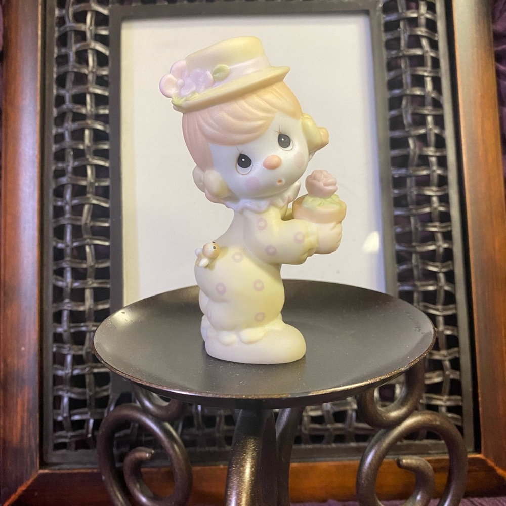 - Precious Moments “Clown”  12238/D - 1987 ☀️FREE w/additional PM Purchase…